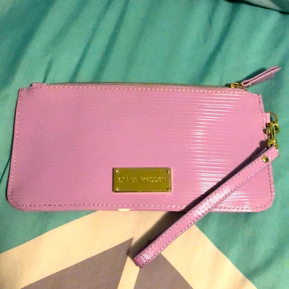 Steve Madden pantent wristlet , lilac. - Picture 1 of 6